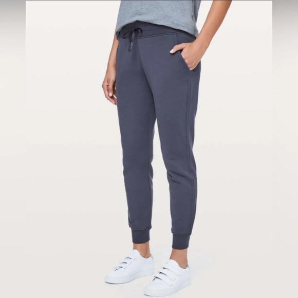 Lululemon women’s Warm Down jogger II size 6 - Picture 11 of 11